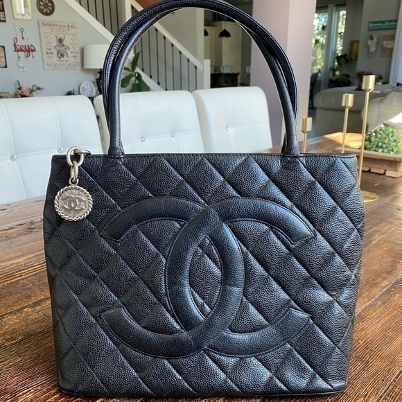 CHANEL Handbags - Chanel Caviar Quilted Leather CC Silver Medallion Tote